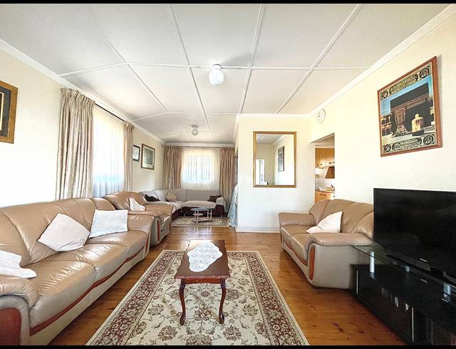 3 BEDROOM HOUSE FOR SALE IN WOODLANDS